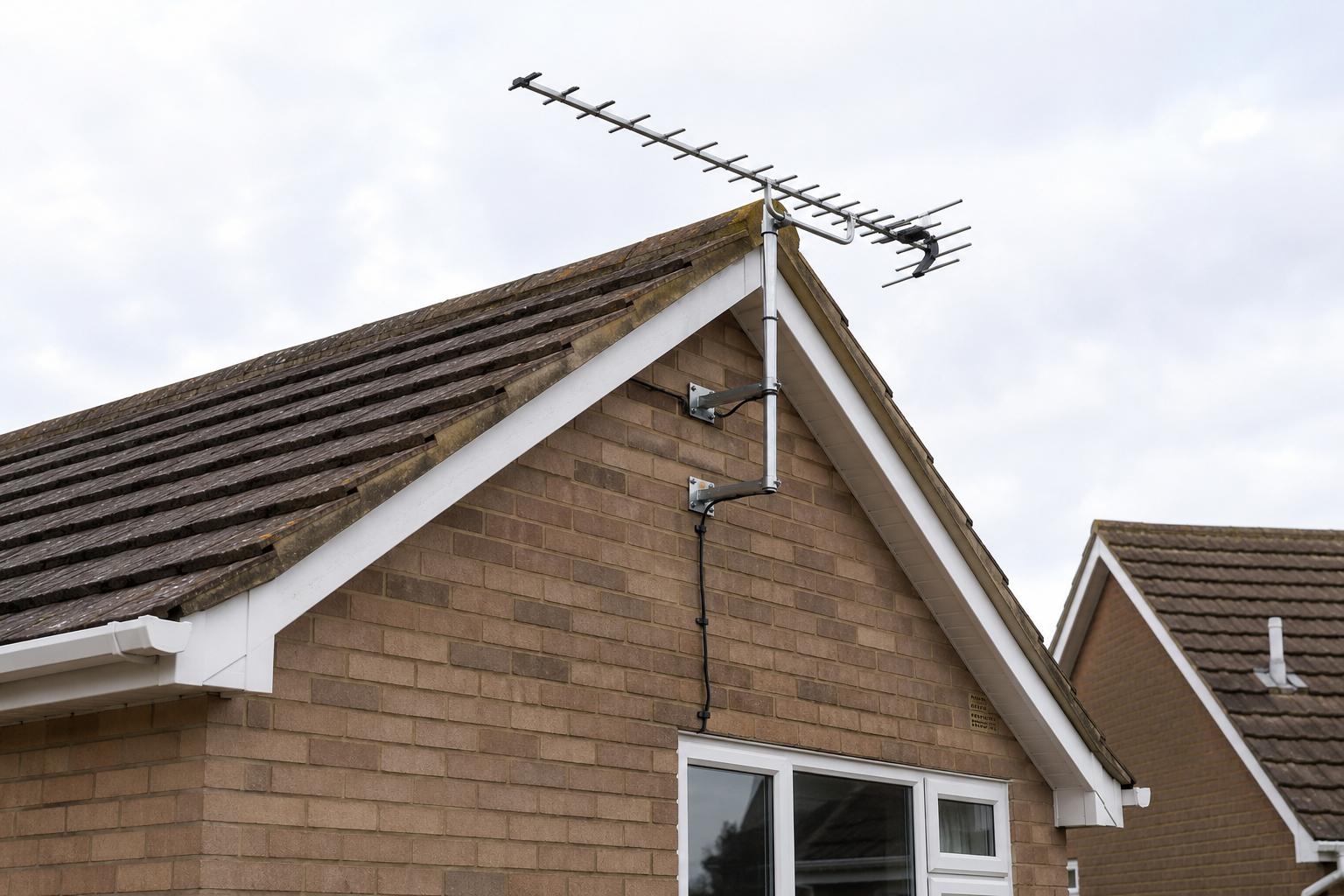 Aerial system installed on a domestic roof near Tamworth